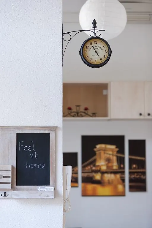 Feel At Home Apartment Budapest