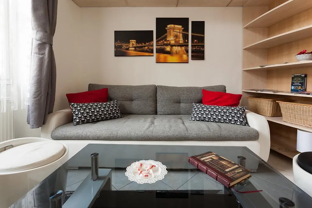 Feel At Home Apartment Budapest