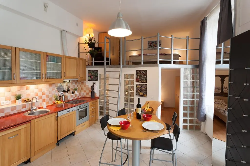 Feel At Home Apartment Budapest