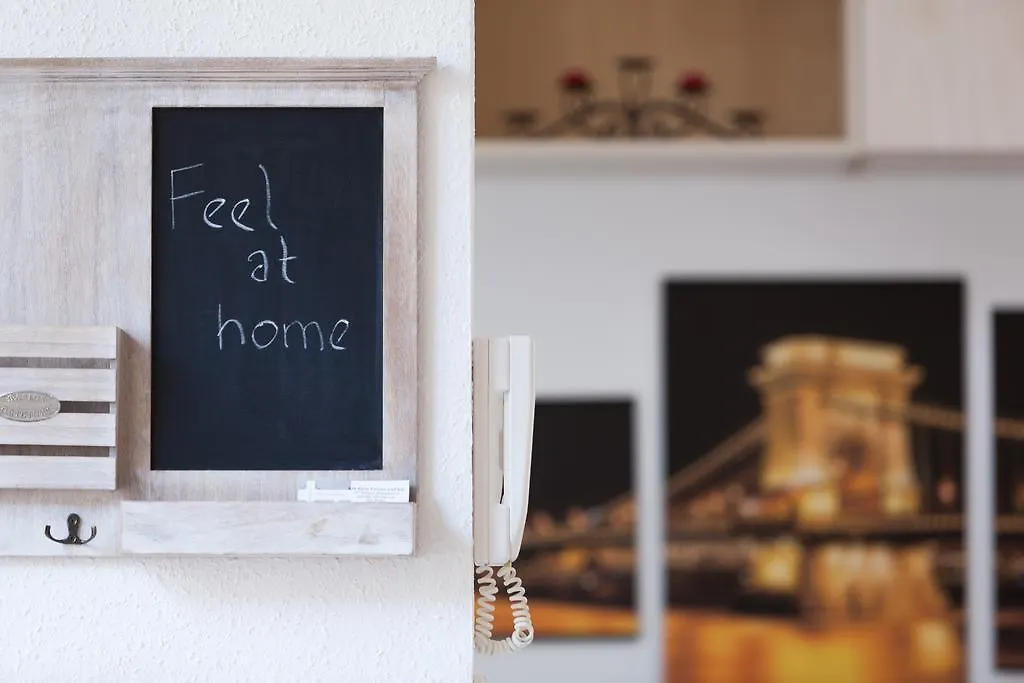 Feel At Home Apartment Budapest